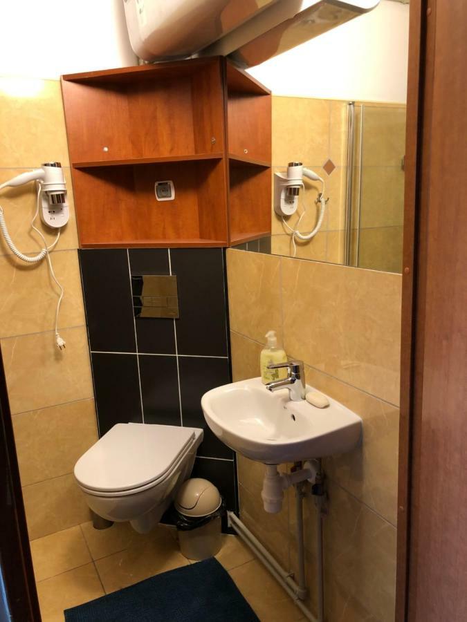 Okuninkapokoje Luaran gambar